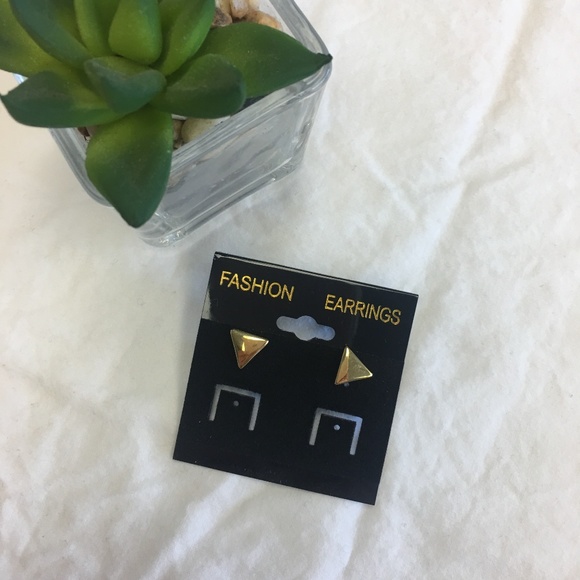 Urban Outfitters Gold Triangle Studs - Picture 4 of 6